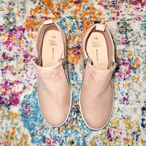 Time & Tru Blush Pink Faux Suede Wedge Zip Memory Foam Sneakers Size 8.5 - Picture 4 of 10